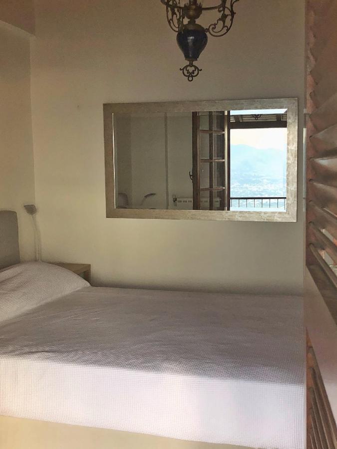 Gaia Guest House Каламата Екстер'єр фото