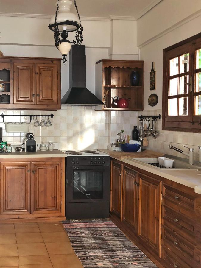 Gaia Guest House Каламата Екстер'єр фото