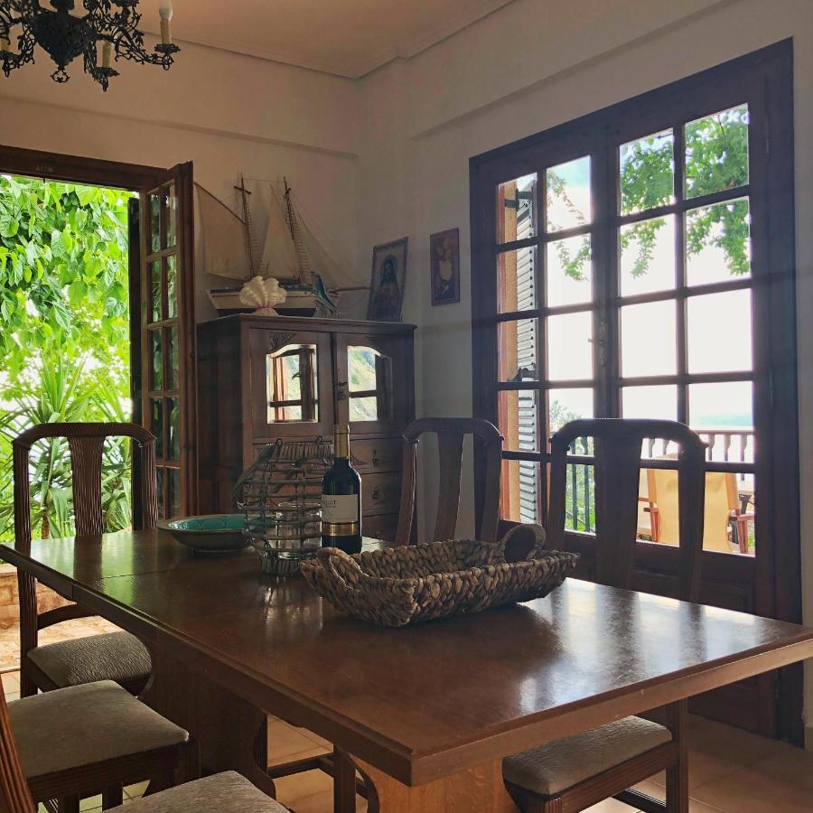 Gaia Guest House Каламата Екстер'єр фото