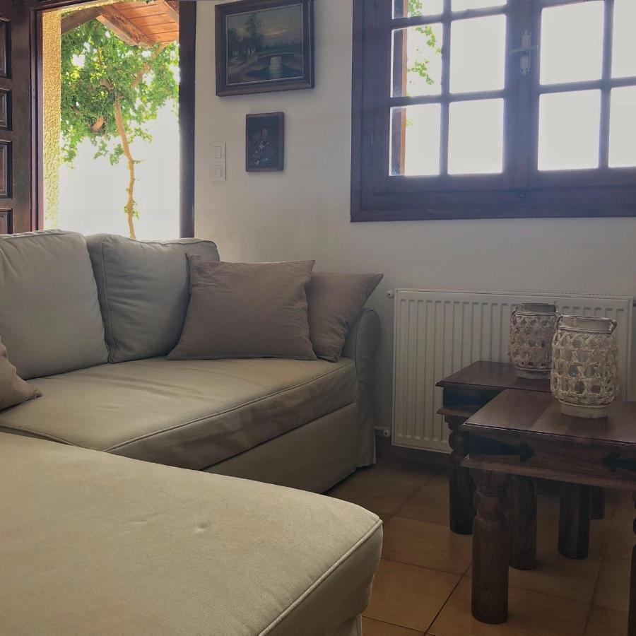 Gaia Guest House Каламата Екстер'єр фото